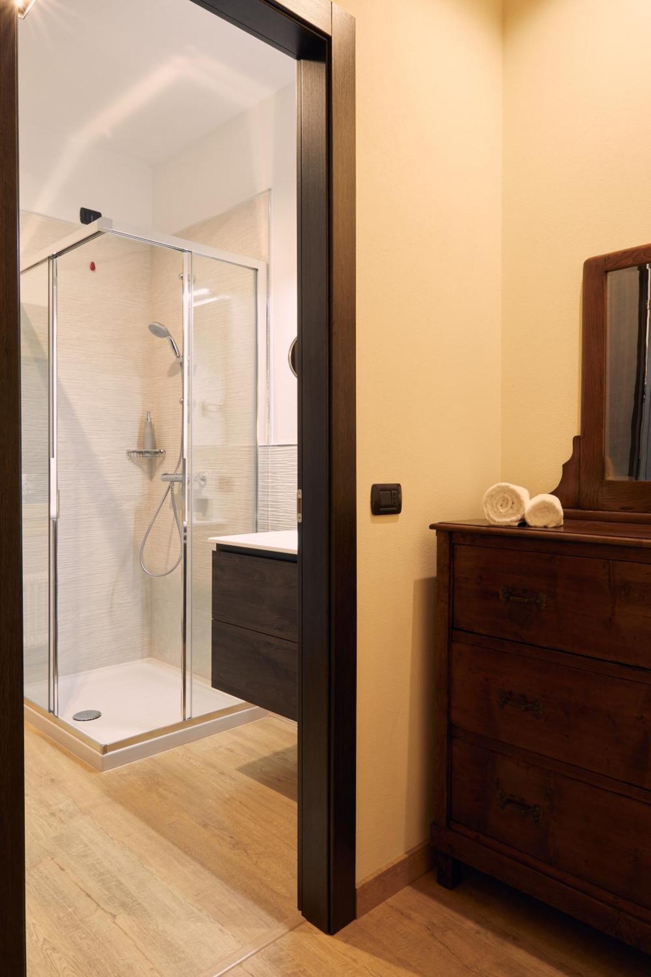 Le Corti Dei Sassi Bed and Breakfast Berbenno di Valtellina Værelse billede